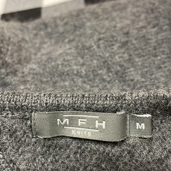 MFH Knits 100% BABY ALPACA SOFT Gray Sweater MADE IN PERU Size Medium Keyhole - Picture 11 of 13